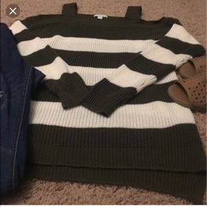 Women’s long sleeve sweater